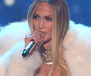 J-Lo’s Unlucky Break: Chipping a Tooth on Stage