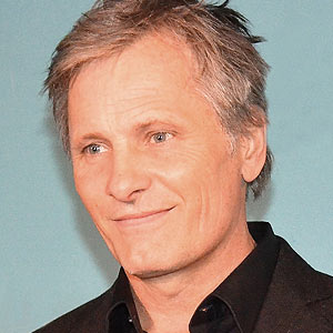 Viggo Mortensen’s Red-Carpet Smile